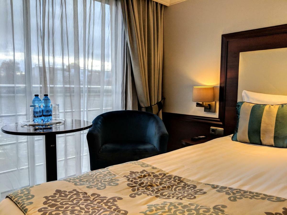 Hotel Select Ms Charles Dickens - Frankfurt à Francfort-sur-le-Main Extérieur photo
