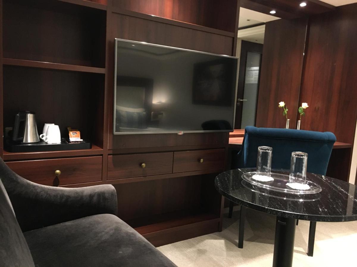 Hotel Select Ms Charles Dickens - Frankfurt à Francfort-sur-le-Main Extérieur photo